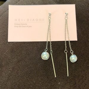 BNWOT HEI DIAO dangling earrings